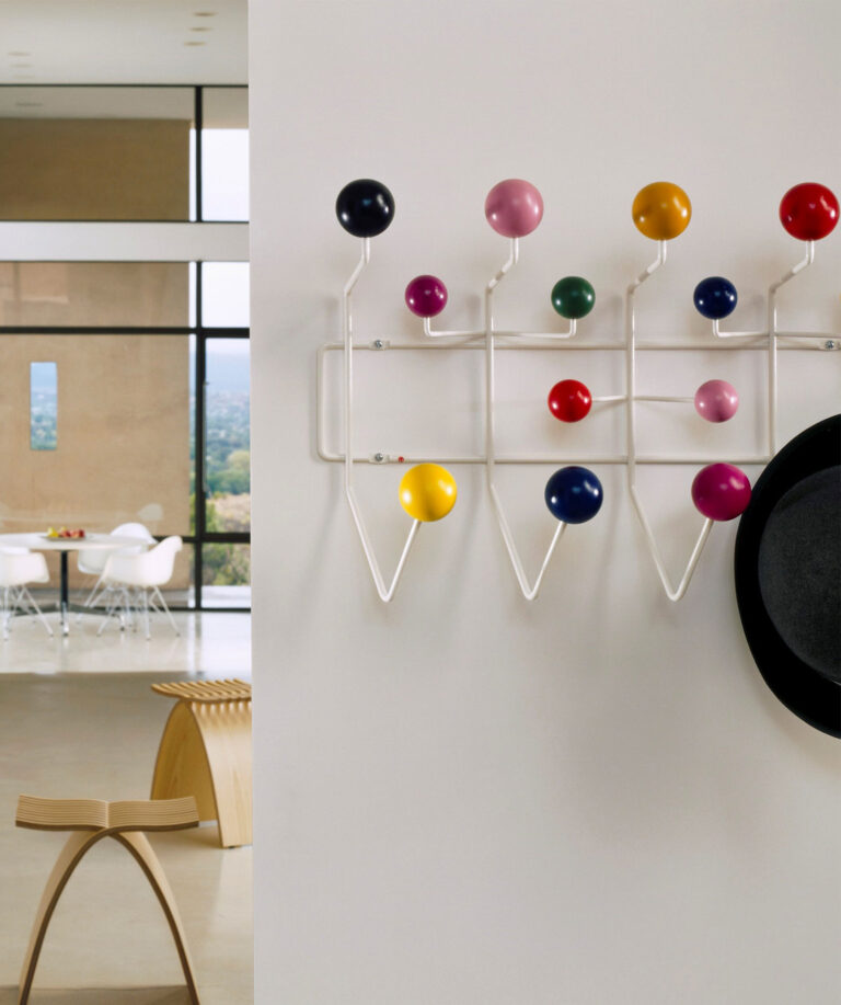 Hang It All VITRA Charles & Ray Eames, 1953 - Design-icons.it