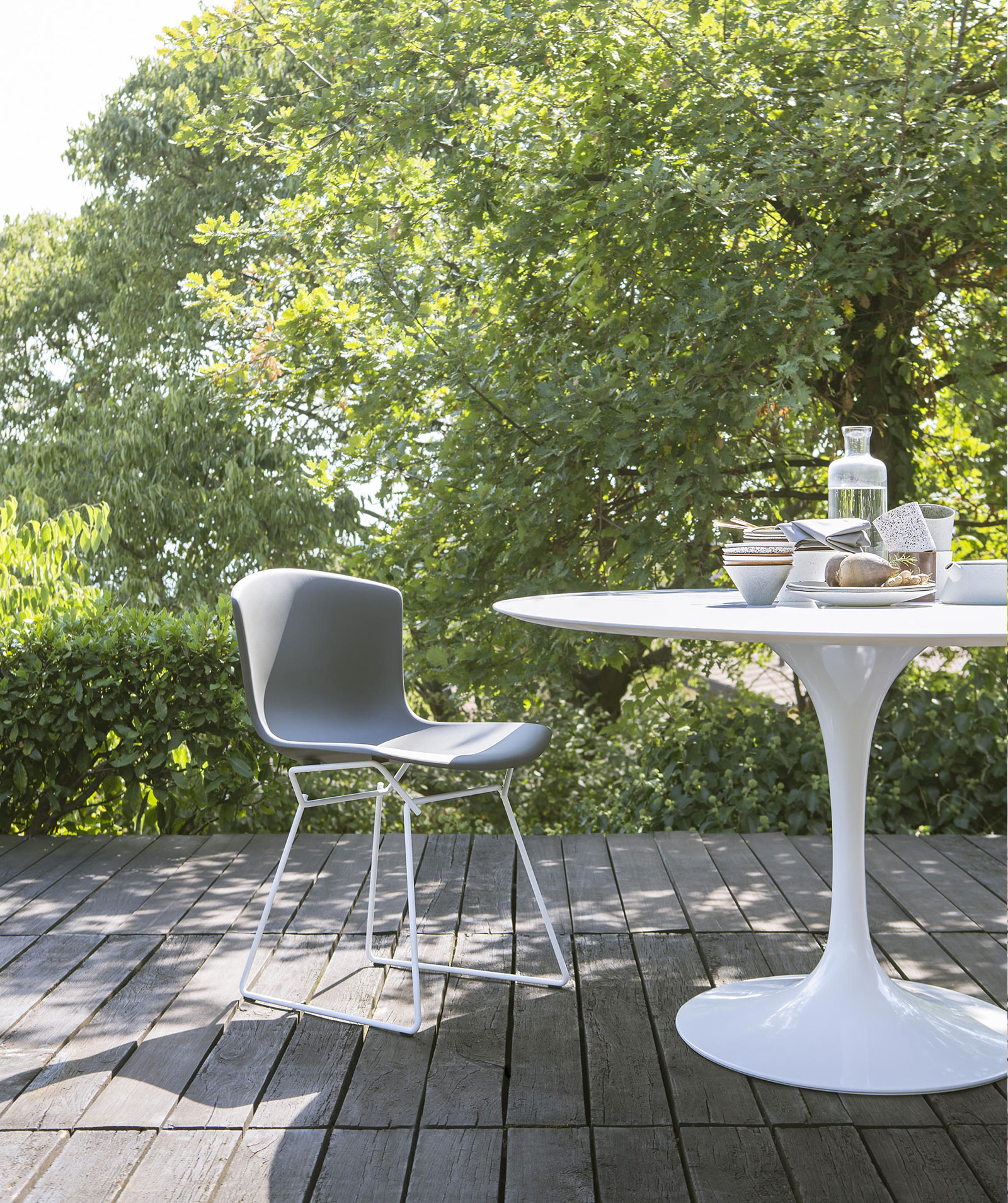 knoll saarinen outdoor table